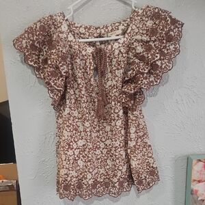 AE77 Brown and White Flutter Sleeve Blouse